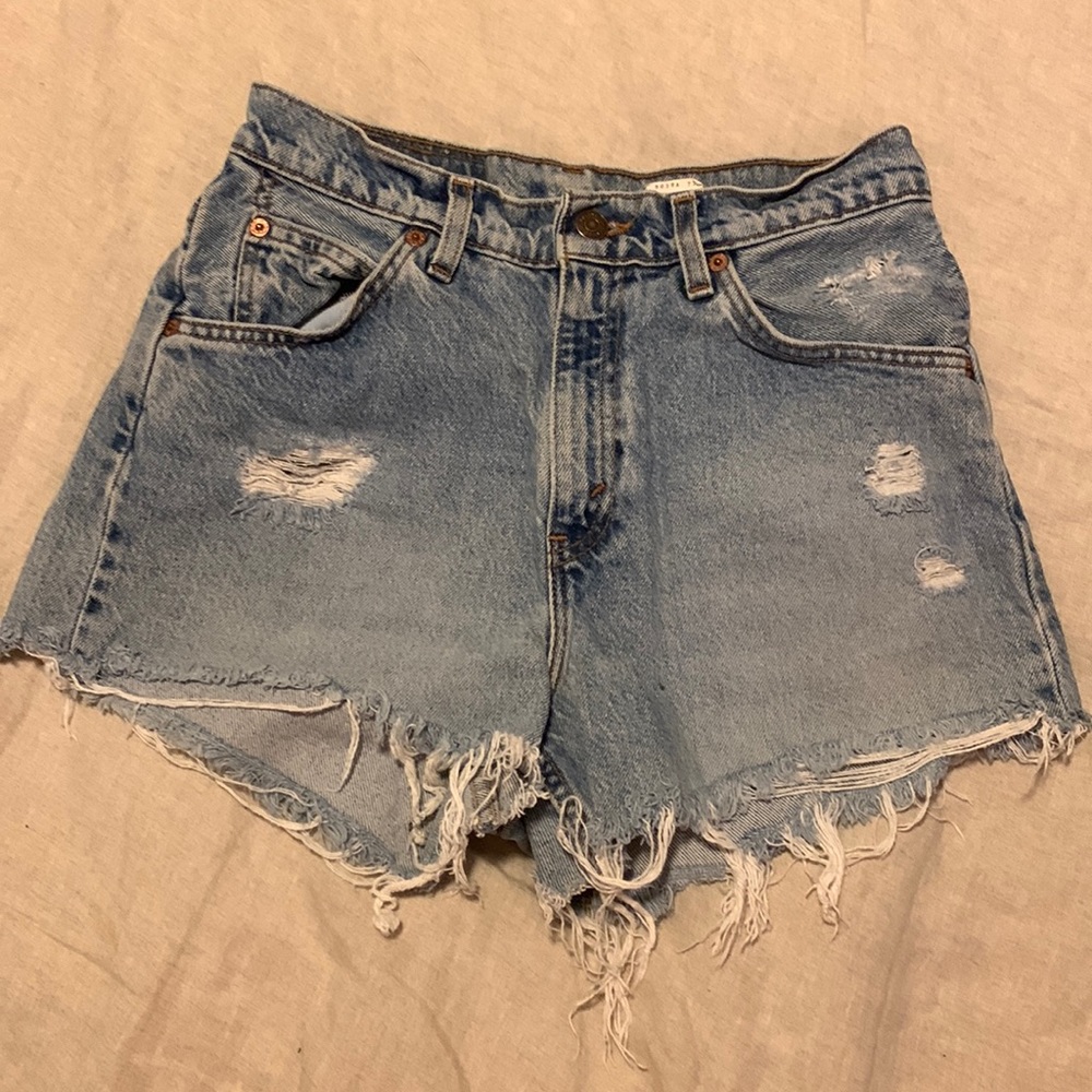Levi Cutoff Shorts